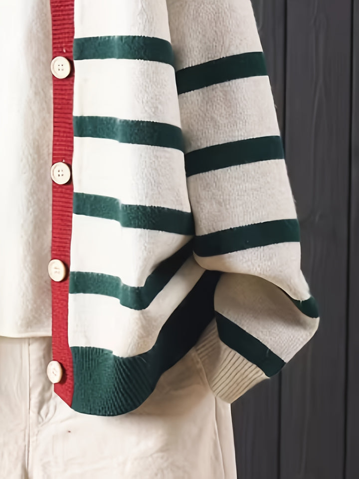 Isabel – Cardigan mit Herzmuster & Knopfleiste
