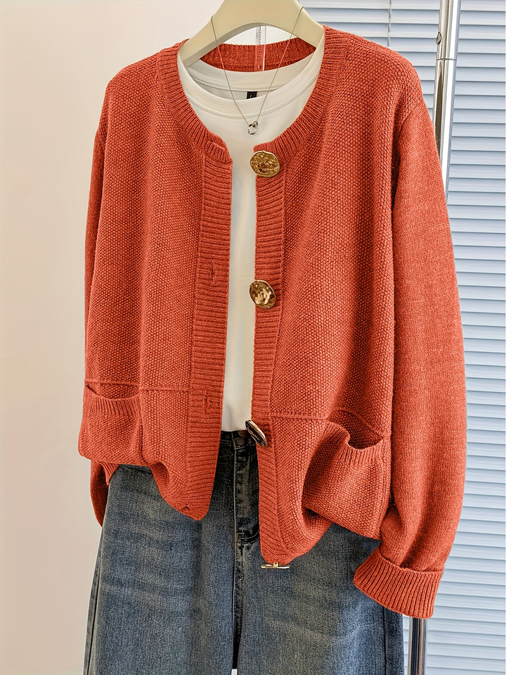 Samira – Damen Cardigan mit großen Knöpfen & Taschen in Beige