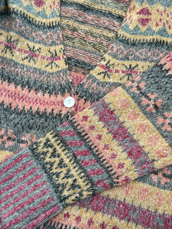 Heather – Damen V-Ausschnitt-Cardigan mit geometrischem Muster