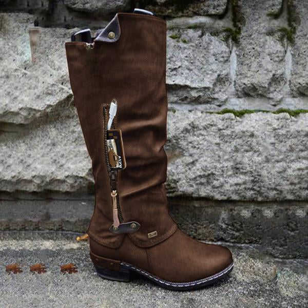 Kirsten – Kniehohe Vintage-Stiefel mit Reissverschlusstasche und klobigem Nietenabsatz (Ausverkauf 2024)