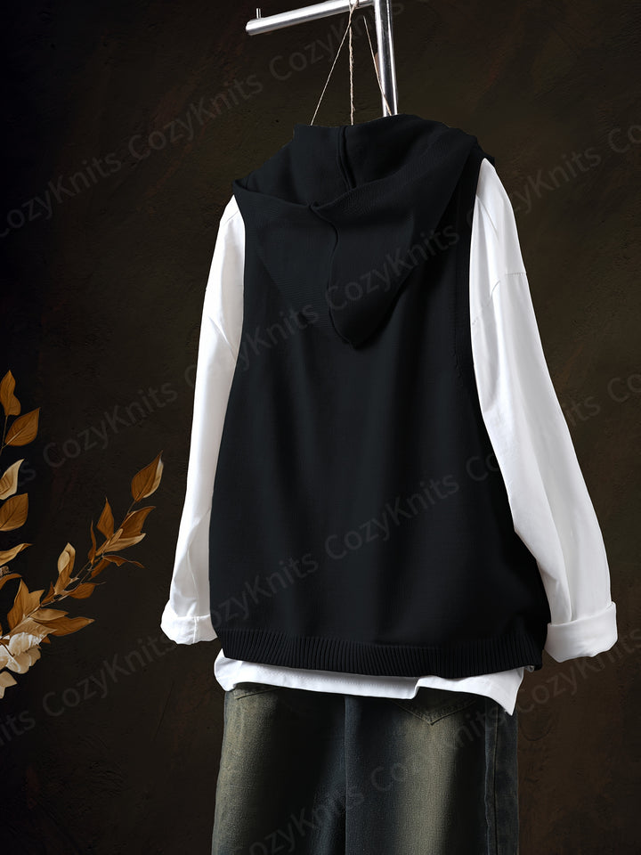 Tenzin – Ärmelloser Strick-Cardigan mit Kapuze, Knopfleiste & Taschen