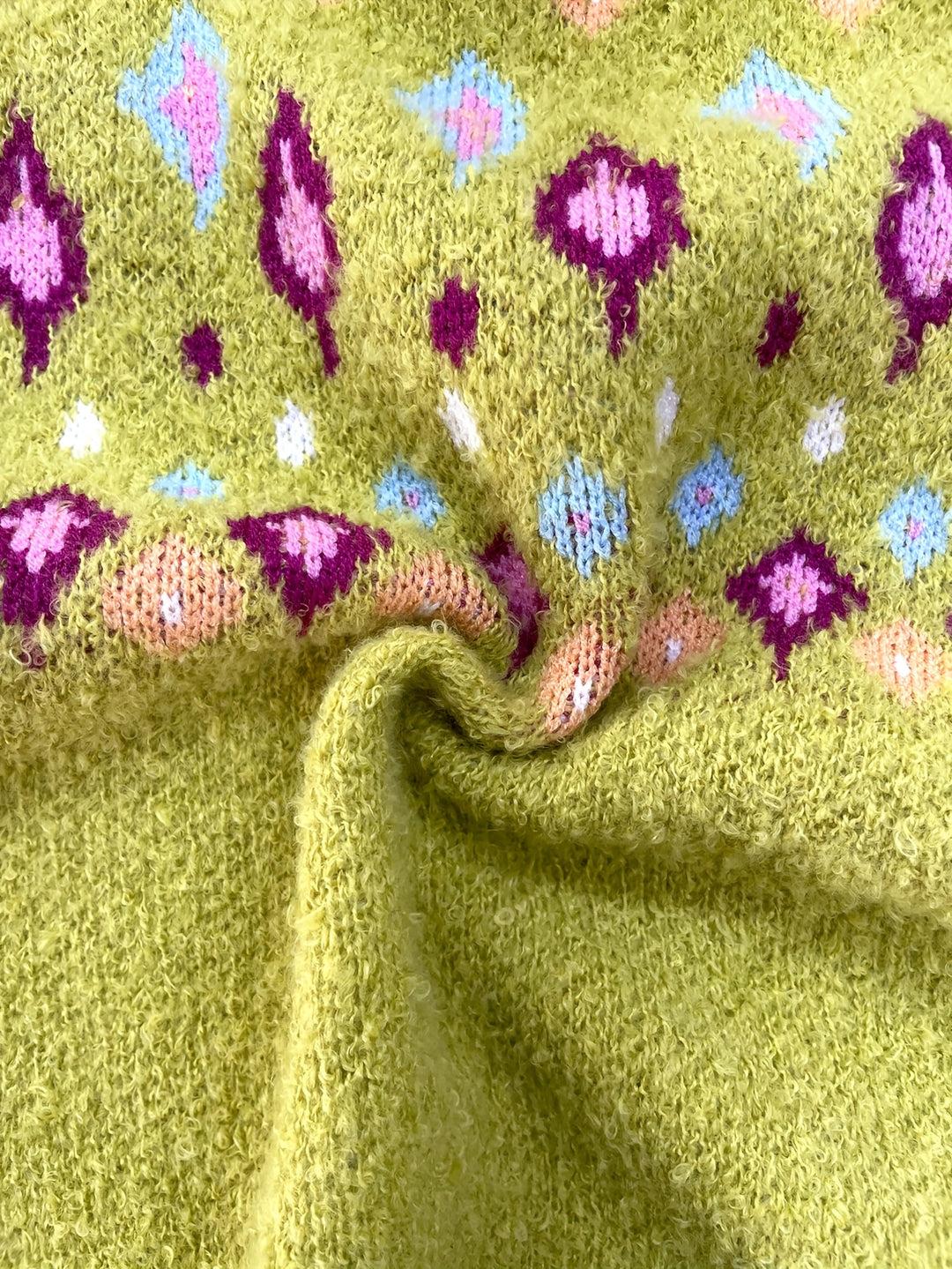 Geneva – Damen V-Ausschnitt-Cardigan mit geometrischem Fair-Isle-Muster