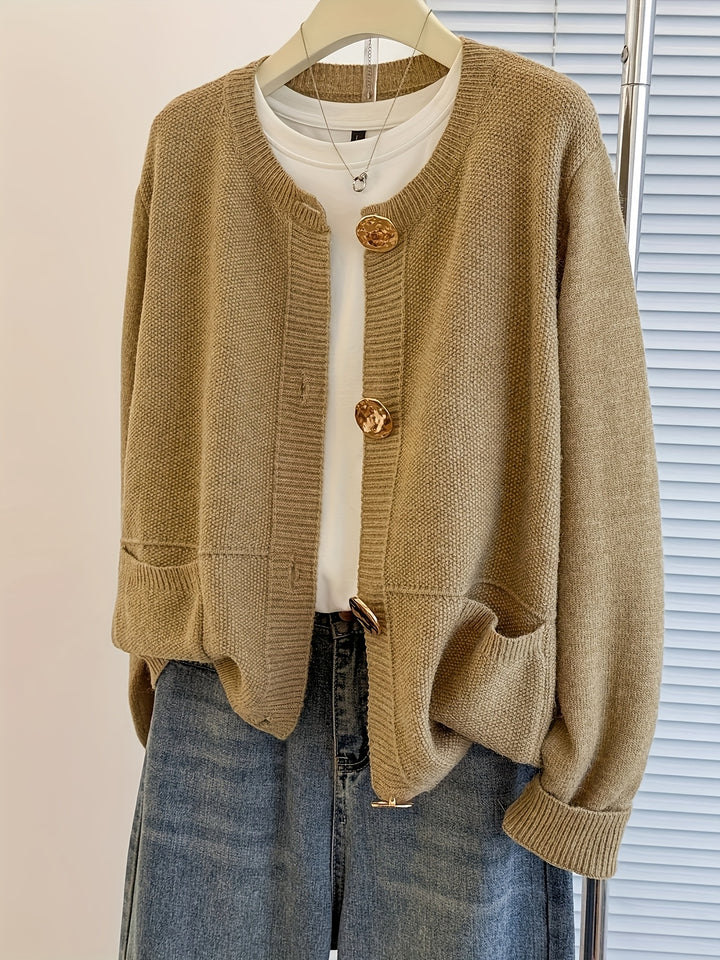 Samira – Damen Cardigan mit großen Knöpfen & Taschen in Beige