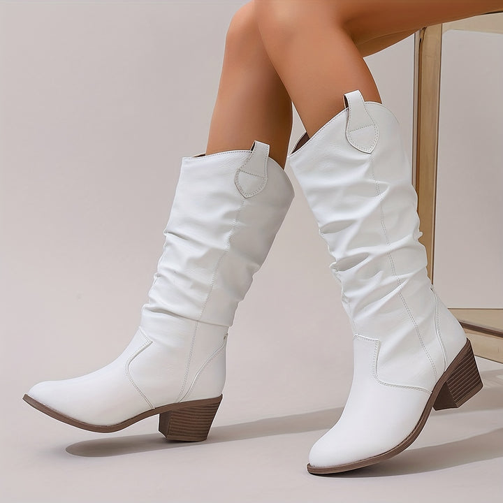 Aubree – Slip-On Stiefel mit Blockabsatz und spitzer Zehenpartie