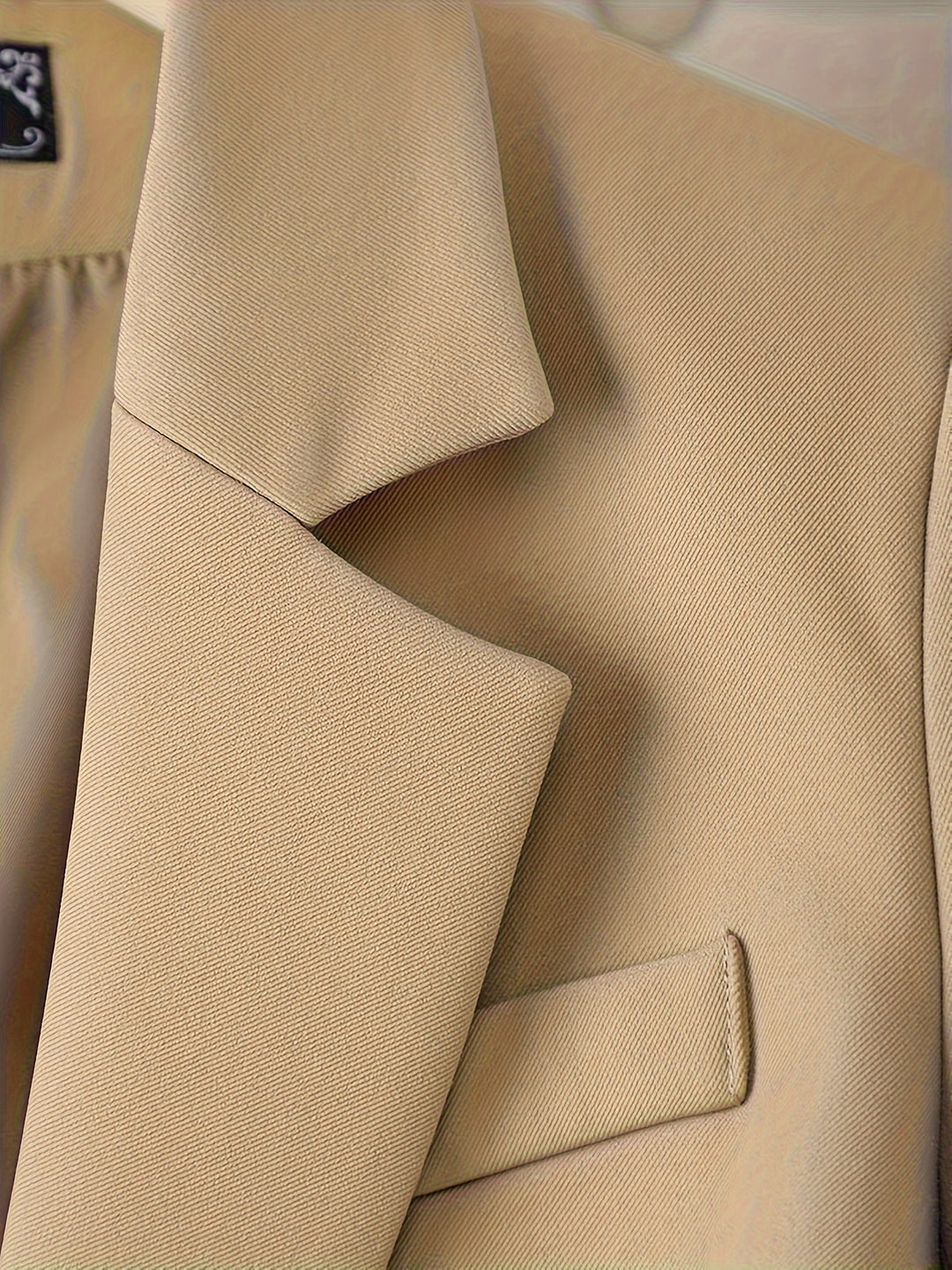 Linnea – Eleganter Blazer mit Reverskragen und Knopfleiste
