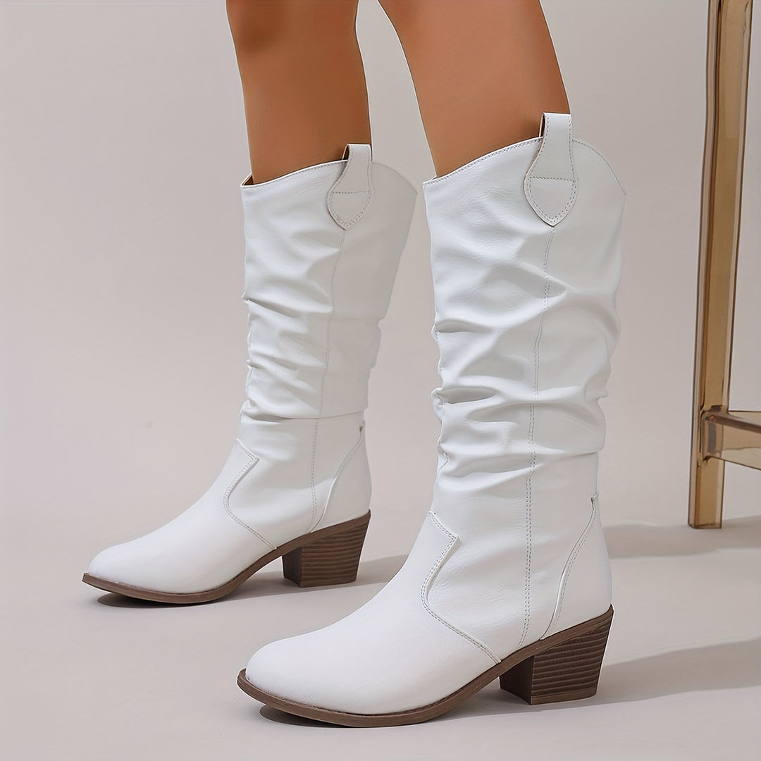 Aubree – Slip-On Stiefel mit Blockabsatz und spitzer Zehenpartie