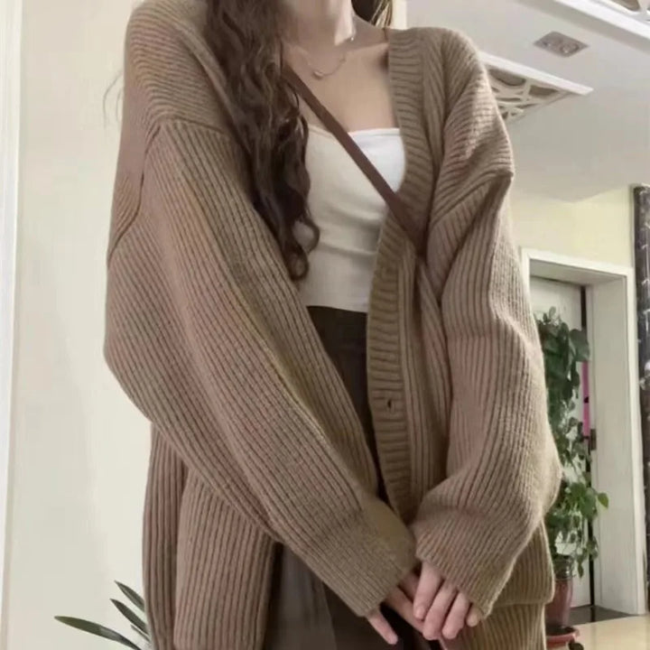 Megara – Lässige Strickjacke mit V-Ausschnitt