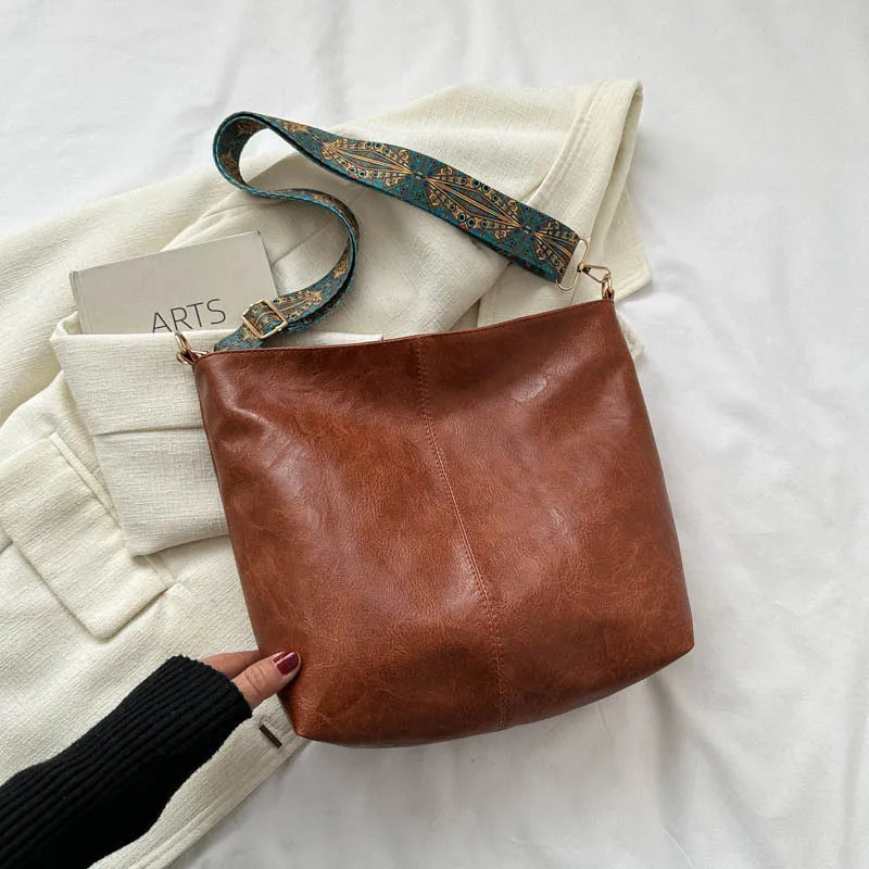 Chelsey - Vintage Veganer Leder Umhängetasche