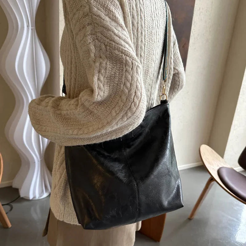 Chelsey - Vintage Veganer Leder Umhängetasche