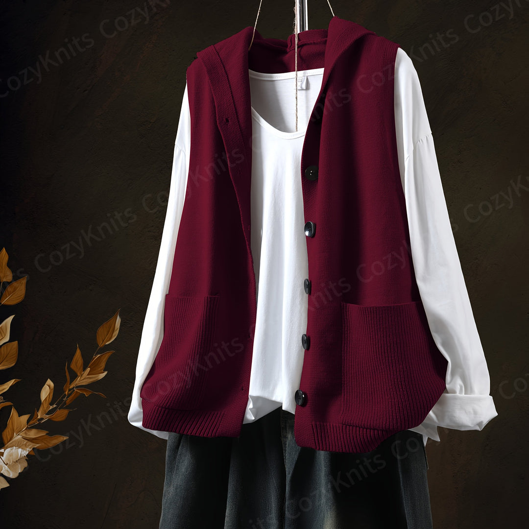 Tenzin – Ärmelloser Strick-Cardigan mit Kapuze, Knopfleiste & Taschen