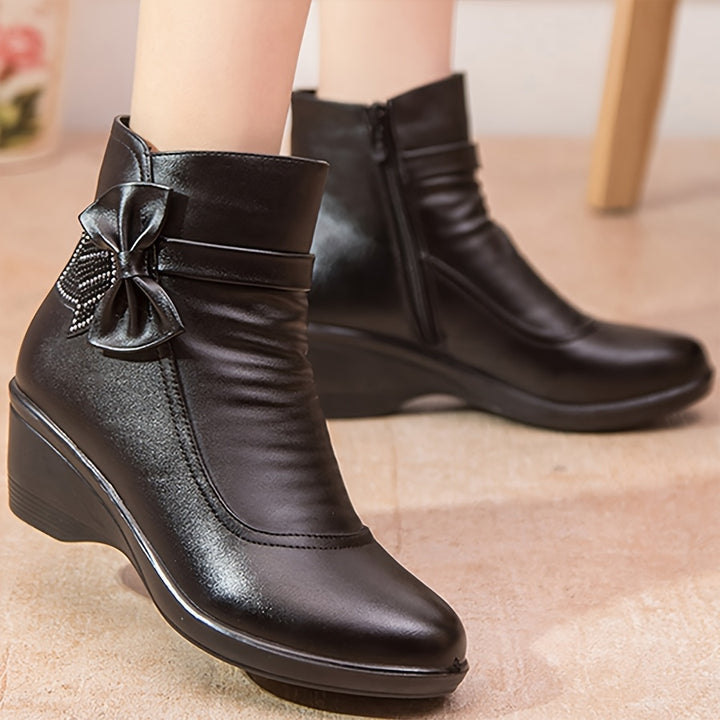 Adelaide – Wedge-Stiefeletten mit Schleifendetail und Seitenschlitz