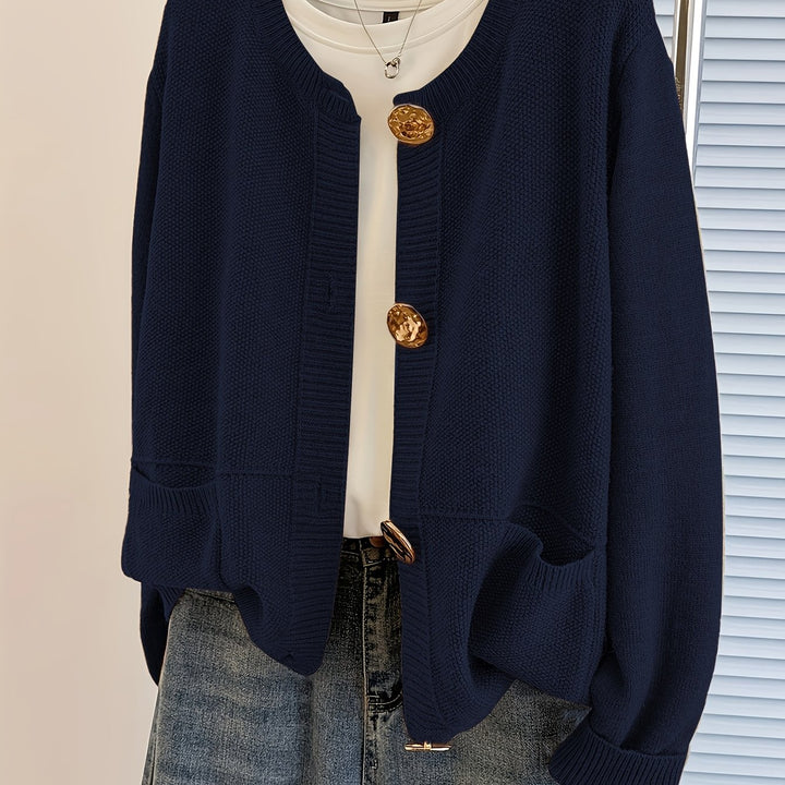 Samira – Damen Cardigan mit großen Knöpfen & Taschen in Beige