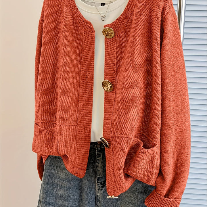 Samira – Damen Cardigan mit großen Knöpfen & Taschen in Beige