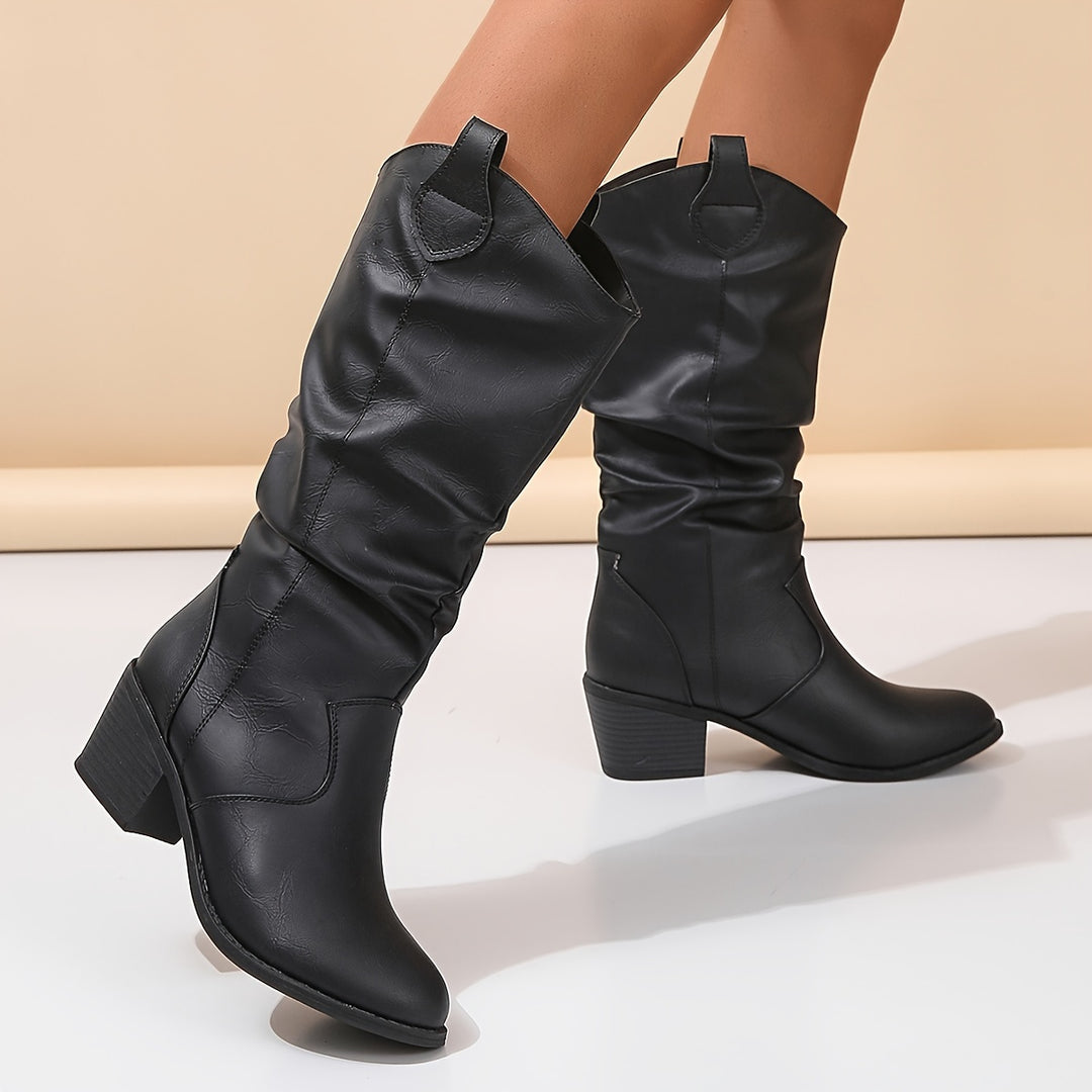 Aubree – Slip-On Stiefel mit Blockabsatz und spitzer Zehenpartie