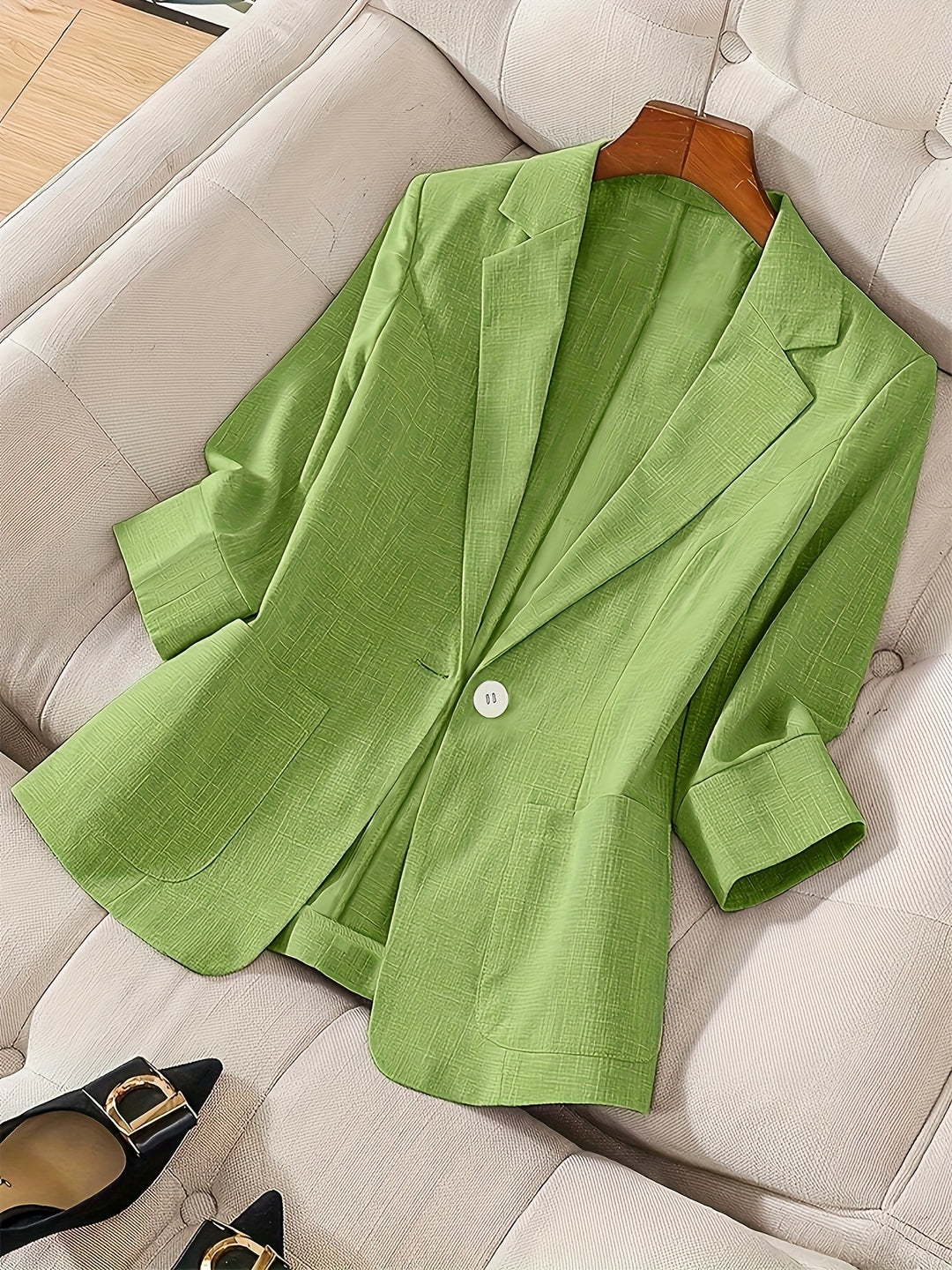Letisha – Damen Leichter Beiger Blazer mit Reverskragen