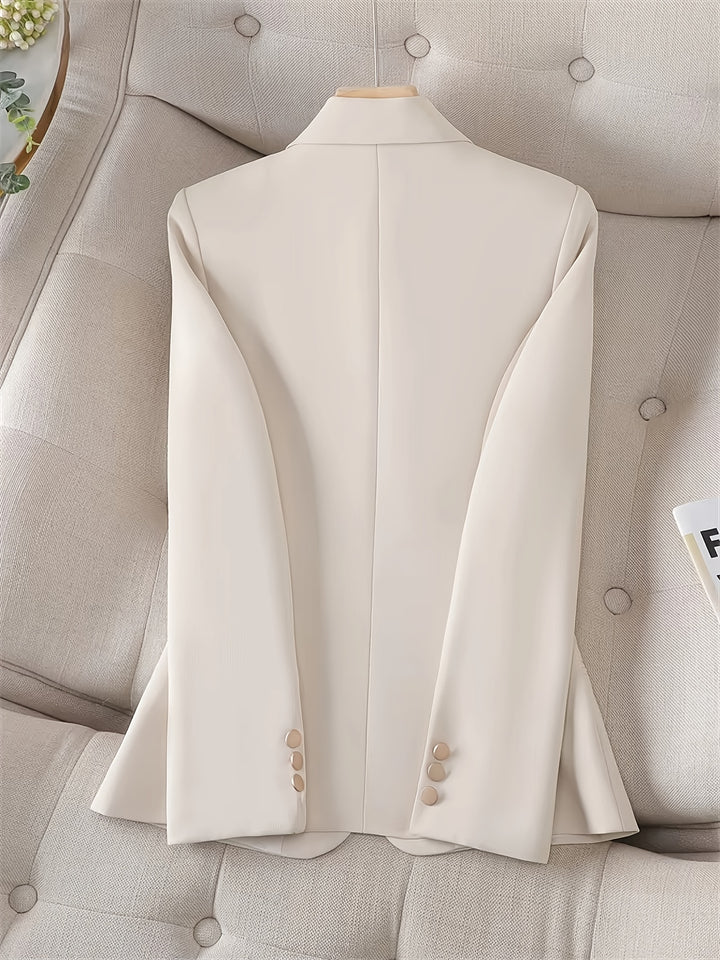 Cailin – einfarbige Damenjacke mit Knopfdetails und langen Ärmeln