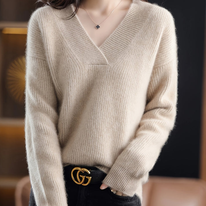 Amanda | Eleganter V-Ausschnitt-Pullover aus Strick
