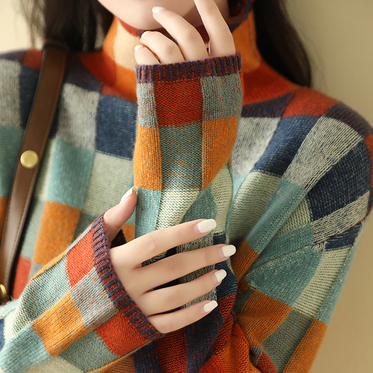 Adalynn | Bunter Rollkragenpullover mit Patchwork-Strickmuster